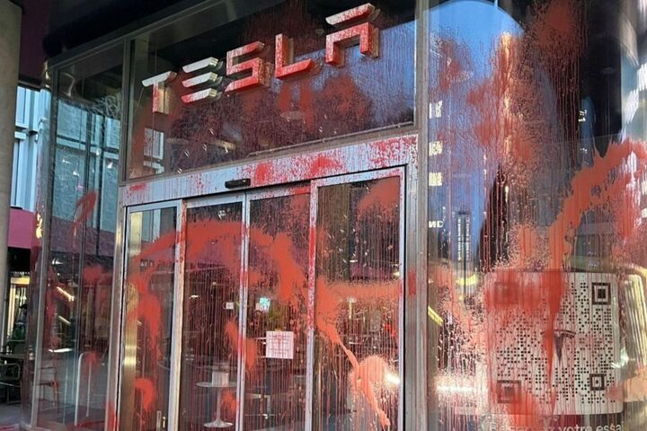 LAUSANNE - PROCÈS FACE À TESLA !